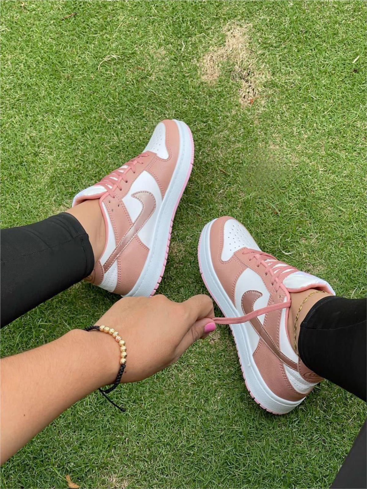 Tenis Nike Dunk Low - Femenino