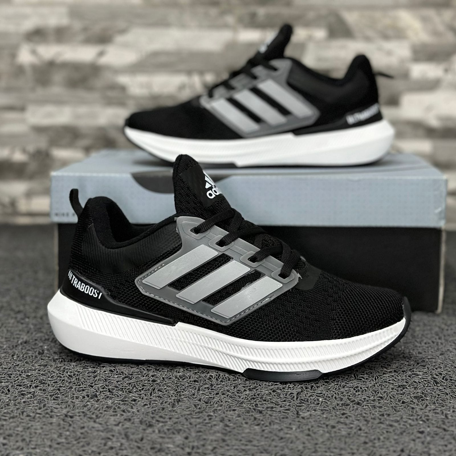 Tenis Adidas Ultraboost - Unisex Negro Blanco